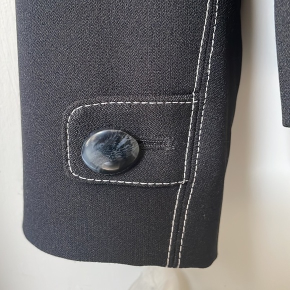 Black two piece suit - Picture 7 of 8